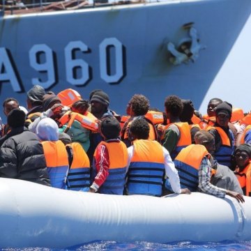 المنظمة الدولیة للهجرة: حوادث ممیتة تعرض لها المهاجرون واللاجئون عبر البحر المتوسط هذا العام ومهربو البشر یسرقون المحرکات من القوارب