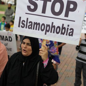 گزارش لوبلاگ از دروغ پراکنی آمریکا علیه مسلمانان
