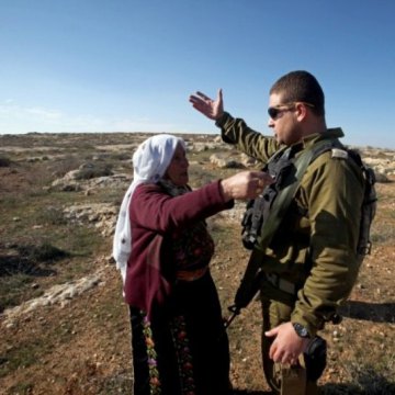 اسرائیلی‌ها 15 خانواده فلسطینی را از منازلشان بیرون کردند