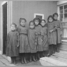  کودکان-بومی - دادستان کانادا: ۶ هزار کودک بومی در مدارس شبانه‌روزی جان داده‌اند