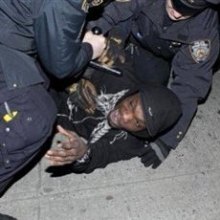  پلیس-آمریکا - تحلیلگر آمریکایی: پلیس همچنان در حال کشتار سیاهپوستان است
