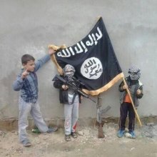  جنایات-داعش - داعش از کودکان زیر 10 سال برای انجام عملیات انتحاری استفاده می کند