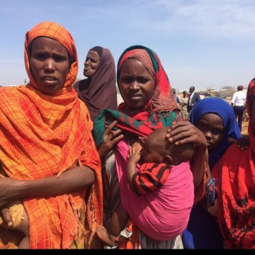 ‘The world must act now to stop this,’ UN chief Guterres says on visit to drought-hit Somalia [Women displaced by drought waiting to meet Secretary-General António Guterres during his visit to Baidoa, Somalia, where the focus was on fam