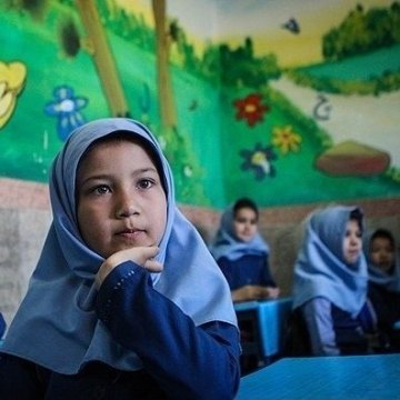 370,000 foreign nationals to receive free schooling in Iran