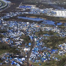  humanitarian - Calais: fears grow for dozens of children amid chaotic camp shutdown